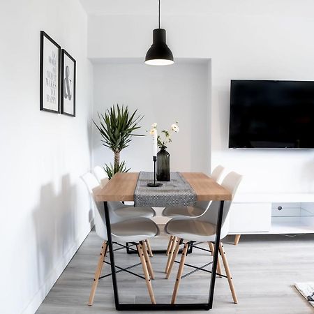 Luxurious Two Bedroom Apartment With Private Parking เพิร์ท ภายนอก รูปภาพ