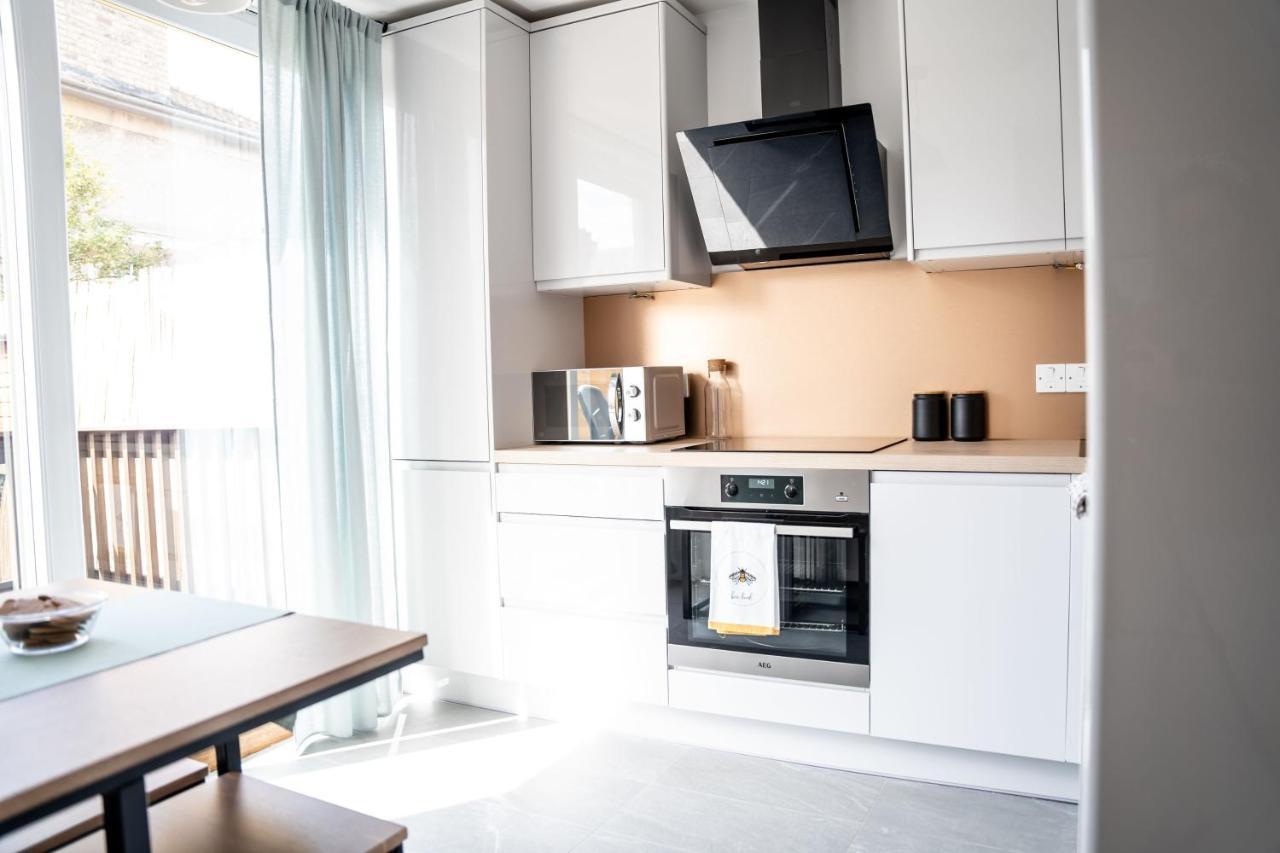 Luxurious Two Bedroom Apartment With Private Parking เพิร์ท ภายนอก รูปภาพ