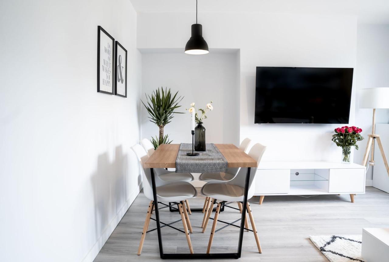 Luxurious Two Bedroom Apartment With Private Parking เพิร์ท ภายนอก รูปภาพ