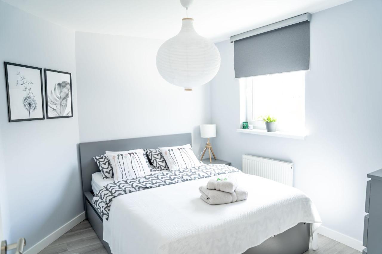 Luxurious Two Bedroom Apartment With Private Parking เพิร์ท ภายนอก รูปภาพ