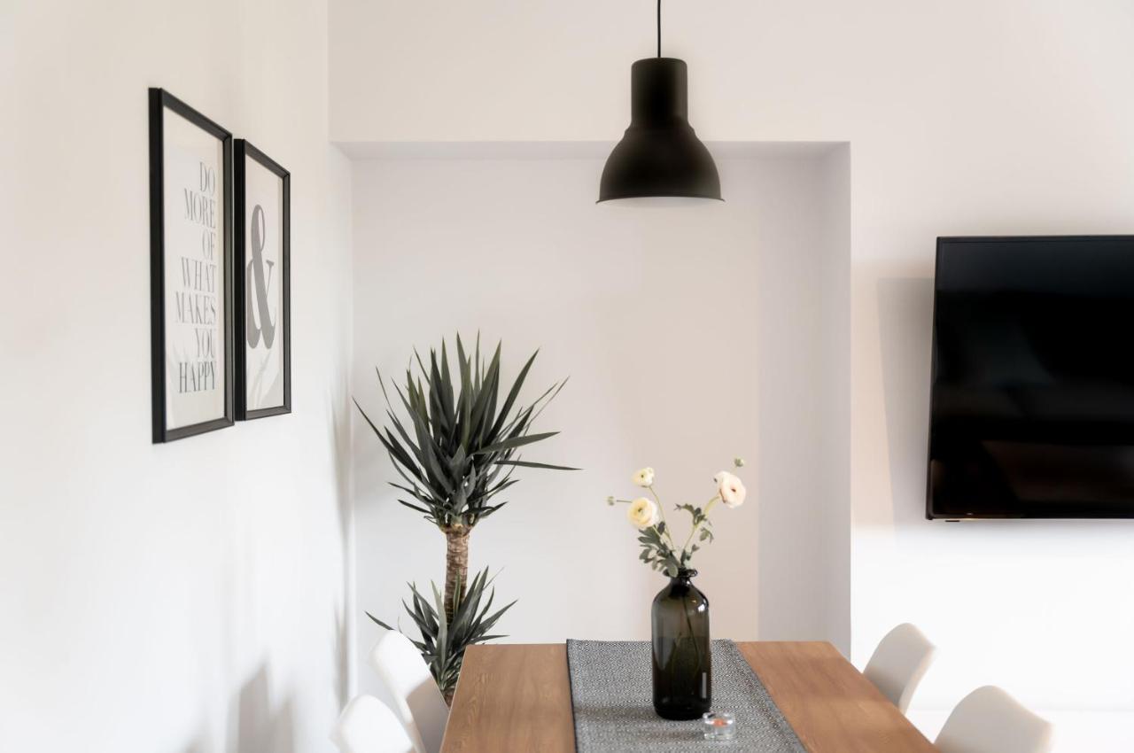 Luxurious Two Bedroom Apartment With Private Parking เพิร์ท ภายนอก รูปภาพ